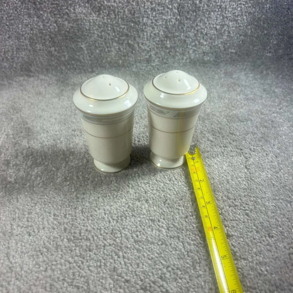 Noritake Salt and Pepper Shakers Set Cream Gold Japan Grandmacore MCM